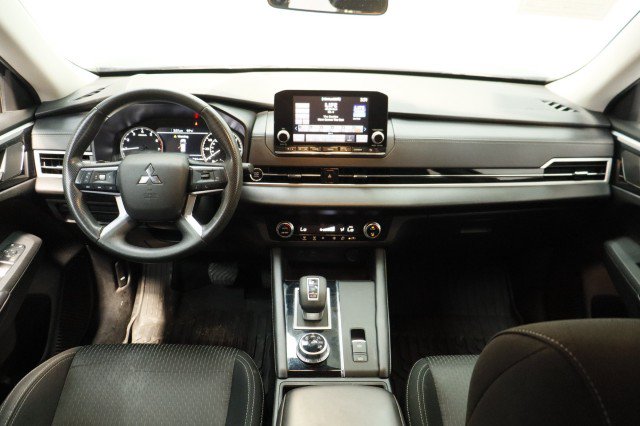 Used 2024 Mitsubishi Outlander ES FWD image 24