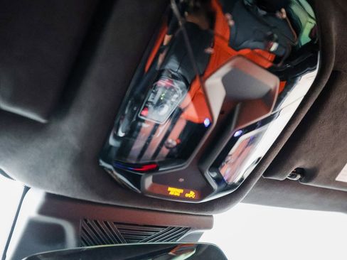 Used 2025 BMW M5 w/ Carbon Package image 21