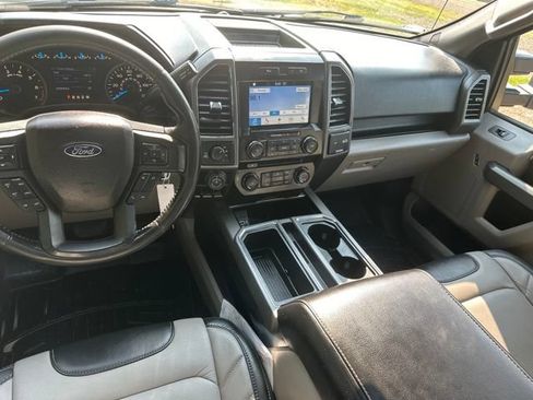 Used 2017 Ford F150 XLT w/ Equipment Group 302A Luxury AWD/4WD image 28