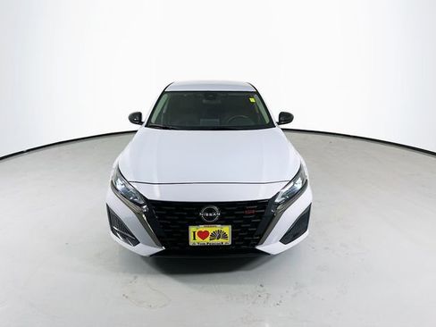 Certified 2023 Nissan Altima 2.5 SR FWD image 4