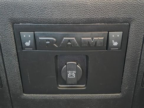Used 2018 RAM 3500 Laramie image 33