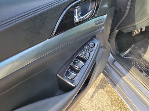 Used 2018 Nissan Maxima SR w/ Midnight Edition FWD image 14
