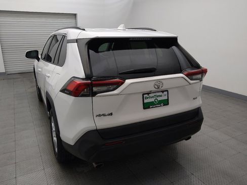 Used 2019 Toyota RAV4 XLE FWD image 6