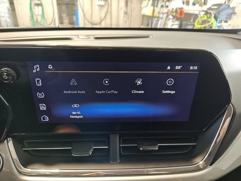 Used 2025 Chevrolet Trax LT FWD image 22