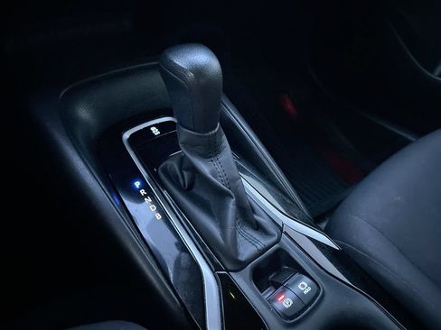 Used 2020 Toyota Corolla LE FWD image 24