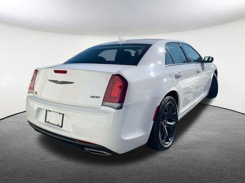 Used 2023 Chrysler 300 Touring w/ Sport Appearance Package image 14