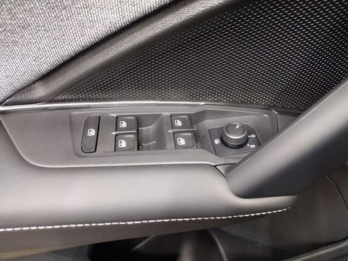 New 2025 Volkswagen Tiguan S image 18