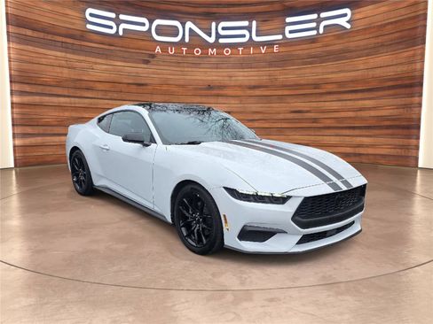 Used 2025 Ford Mustang Premium image 8