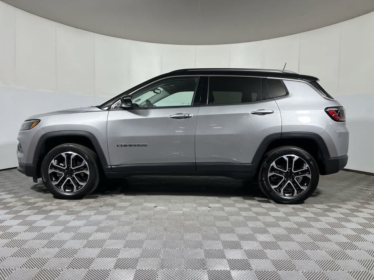 Used 2022 Jeep Compass Limited AWD/4WD image 5