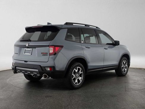 Used 2023 Honda Passport TrailSport image 3