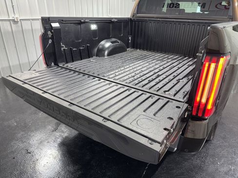 Used 2024 Toyota Tundra Limited AWD/4WD image 43