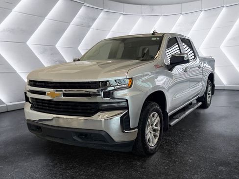Used 2021 Chevrolet Silverado 1500 LT w/ Z71 Off-Road Package image 3