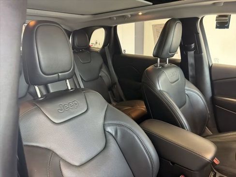Used 2019 Jeep Cherokee Limited w/ Luxury Group AWD/4WD image 27