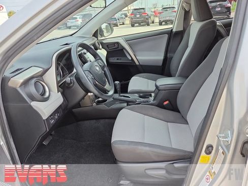 Used 2015 Toyota RAV4 LE FWD image 18