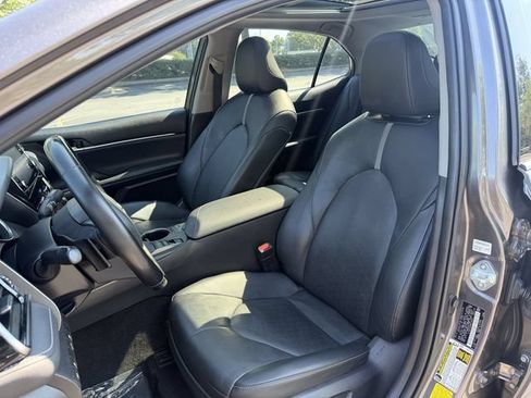 Used 2021 Toyota Camry XSE FWD image 11