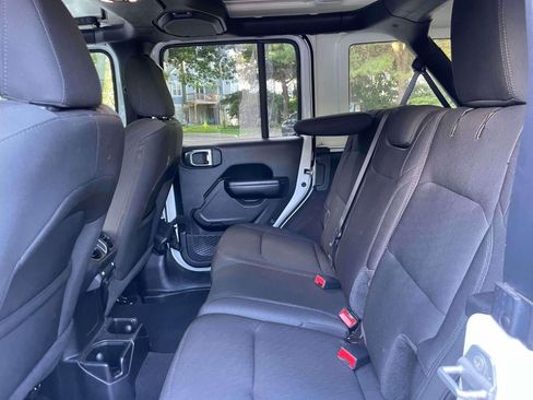 Used 2021 Jeep Wrangler Unlimited Sport AWD/4WD image 12