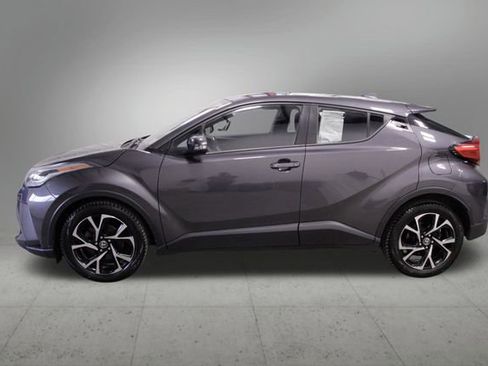 Used 2021 Toyota C-HR XLE image 2