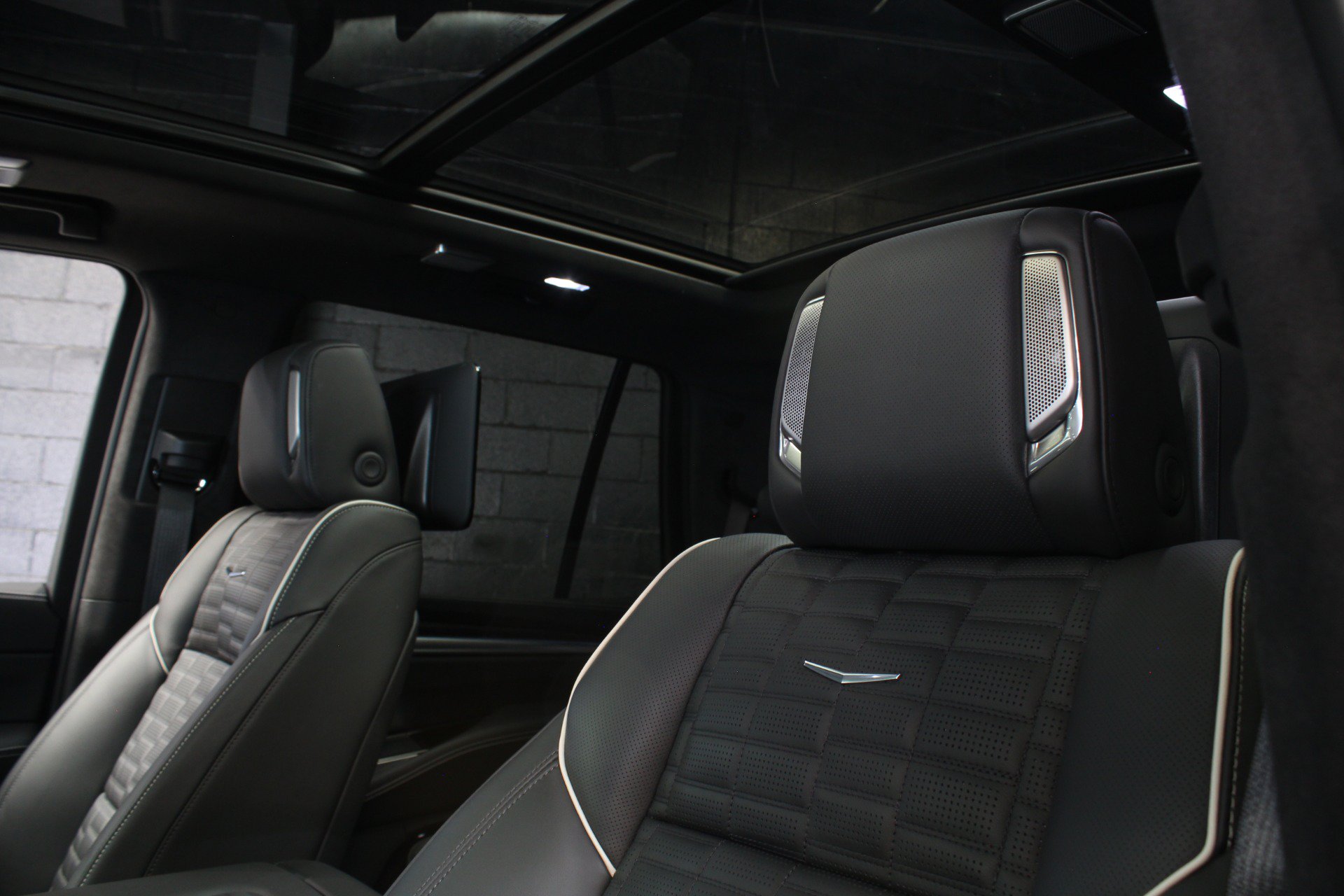 Used 2026 Cadillac Escalade V w/ LPO, ONYX Package AWD/4WD image 48