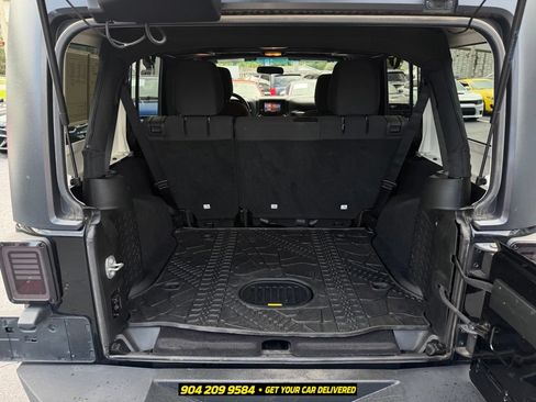 Used 2018 Jeep Wrangler Unlimited Sport AWD/4WD image 29