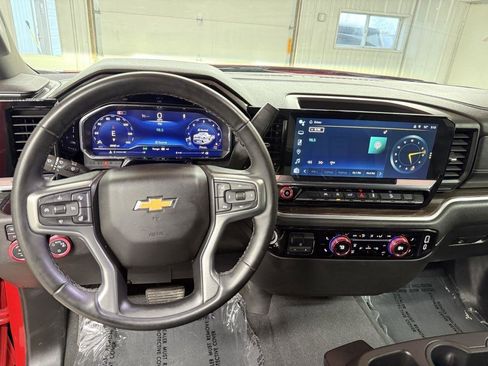 Used 2024 Chevrolet Silverado 1500 LT w/ Z71 Off-Road Package image 17