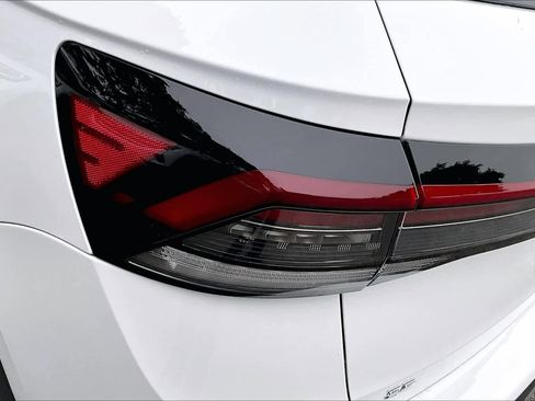 New 2026 Volkswagen Taos SE image 14