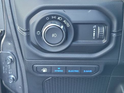 Certified 2025 Jeep Wrangler Unlimited Sahara w/ Safety Group AWD/4WD image 14