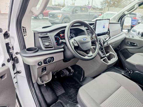 Used 2023 Ford Transit 350 XLT image 17
