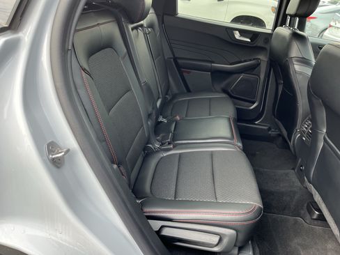 Used 2025 Ford Escape ST-Line Select w/ Tech Pack #2 AWD/4WD image 4