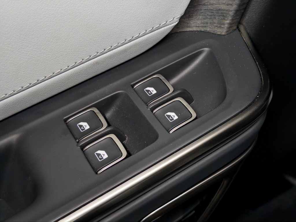 Used 2024 Rivian R1S Adventure Dual AWD/4WD image 7