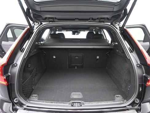 Used 2021 Volvo XC60 T8 R-Design w/ Advanced Package image 20