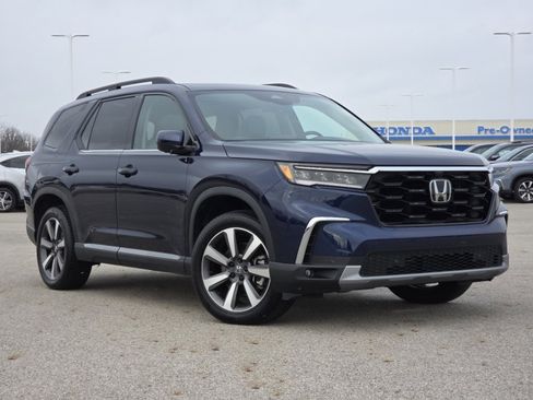 Used 2025 Honda Pilot Elite image 2