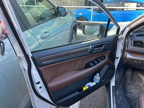 Used 2018 Subaru Outback 3.6R Touring w/ Popular Package #3 image 5