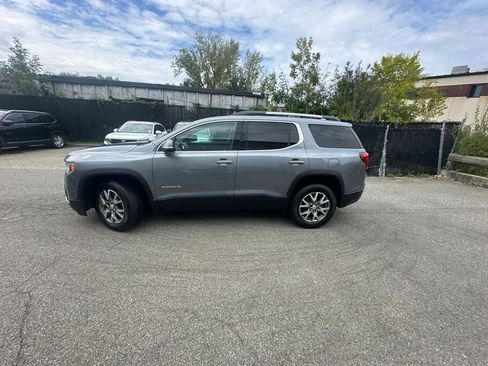 Used 2020 GMC Acadia SLT w/ Driver Alert Package II AWD/4WD image 3