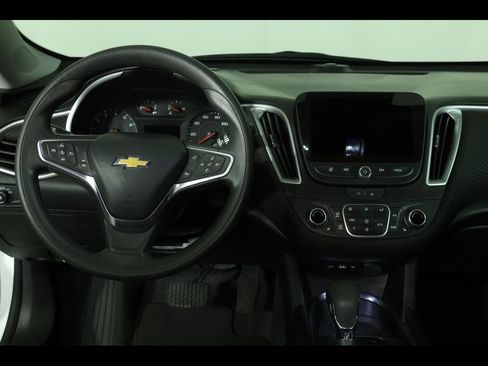 Used 2024 Chevrolet Malibu LT FWD image 12