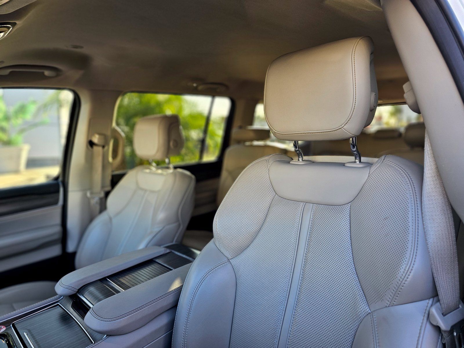 Used 2024 Jeep Wagoneer Series II AWD/4WD image 21