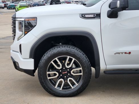 Certified 2025 GMC Sierra 1500 AT4 w/ AT4 Premium Package image 9