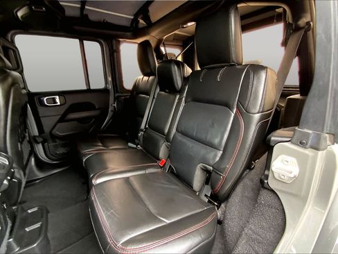 Used 2022 Jeep Wrangler Unlimited Rubicon AWD/4WD image 18