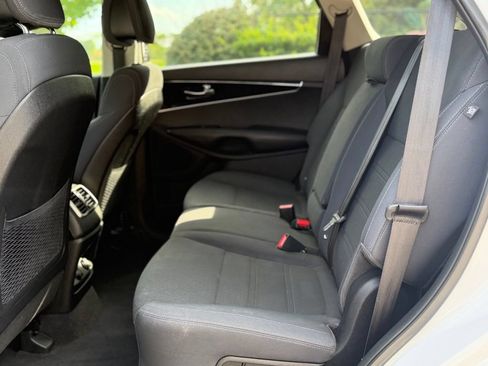 Used 2016 Kia Sorento FWD w/ LX Convenience Package image 13