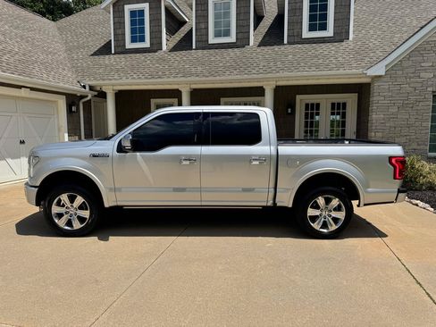 Used 2016 Ford F150 Platinum w/ Equipment Group 701A Luxury AWD/4WD image 3