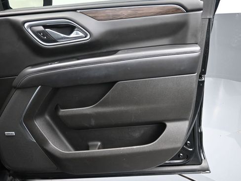 Used 2021 Chevrolet Suburban LT w/ LT Signature Package image 24