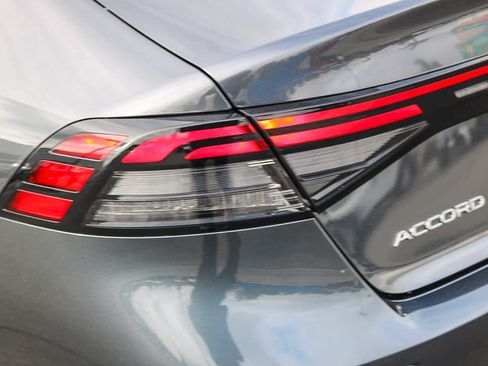 Used 2025 Honda Accord Touring image 9