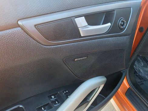 Used 2015 Hyundai Veloster Turbo FWD image 15