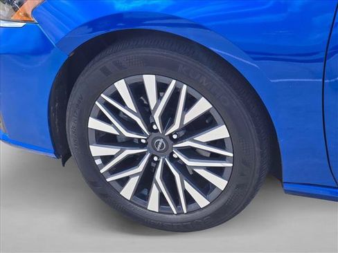 Used 2025 Nissan Altima 2.5 SV FWD image 20