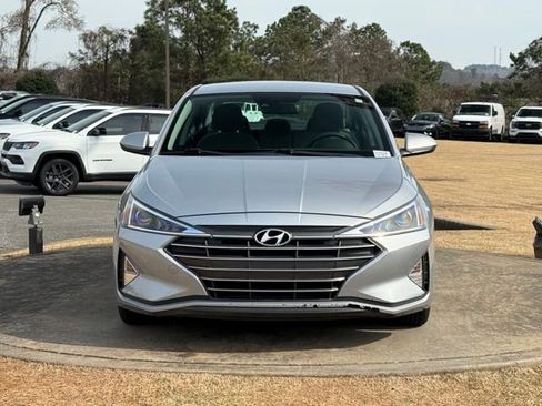 Used 2020 Hyundai Elantra SE w/ Cargo Package (C1) FWD image 2