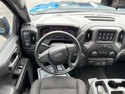 Used 2023 Chevrolet Silverado 1500 Custom Trail Boss AWD/4WD image 17