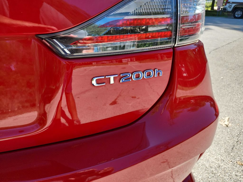 Used 2015 Lexus CT 200h w/ Seat Comfort Package FWD image 7