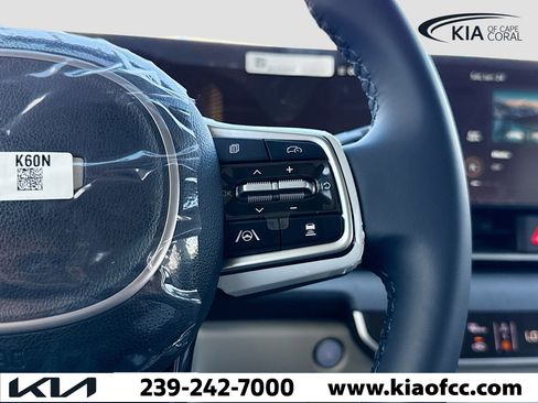 New 2026 Kia Carnival EX FWD image 37