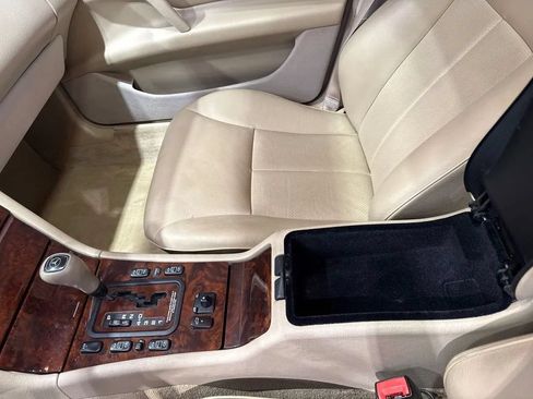 Used 1999 Mercedes-Benz E 320 Sedan image 99