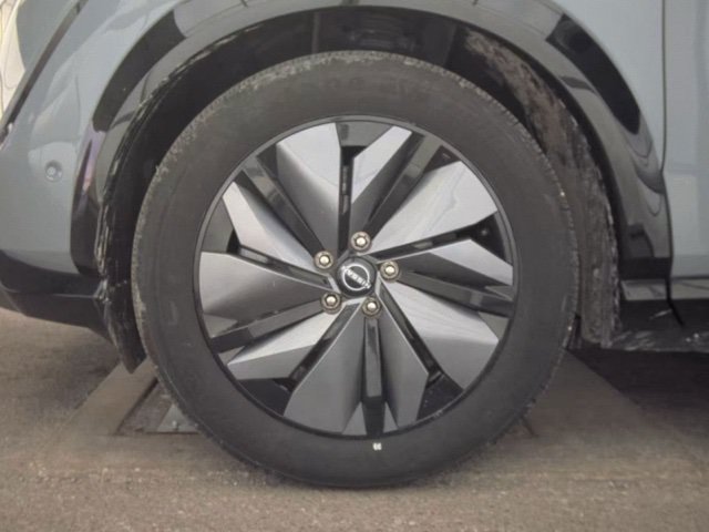 Used 2023 Nissan Ariya AWD/4WD image 21