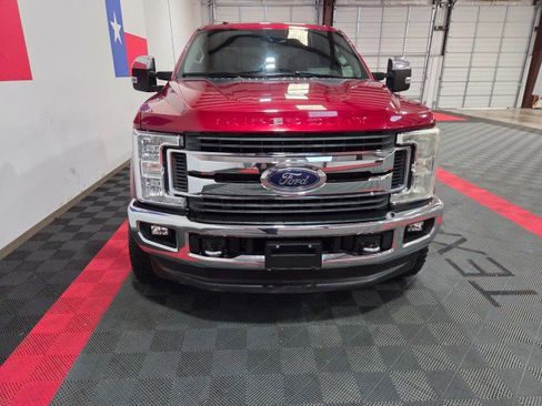 Used 2019 Ford F250 XLT w/ XLT Premium Package image 4